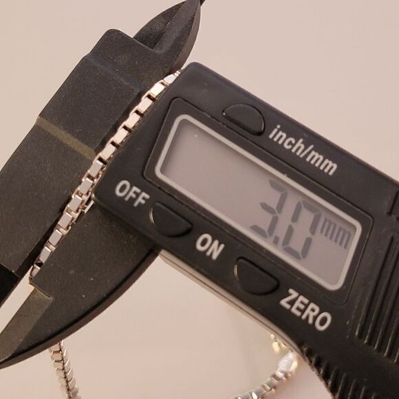 Sterling Silver 18" 3mm Box Chain - Picture 5 of 6